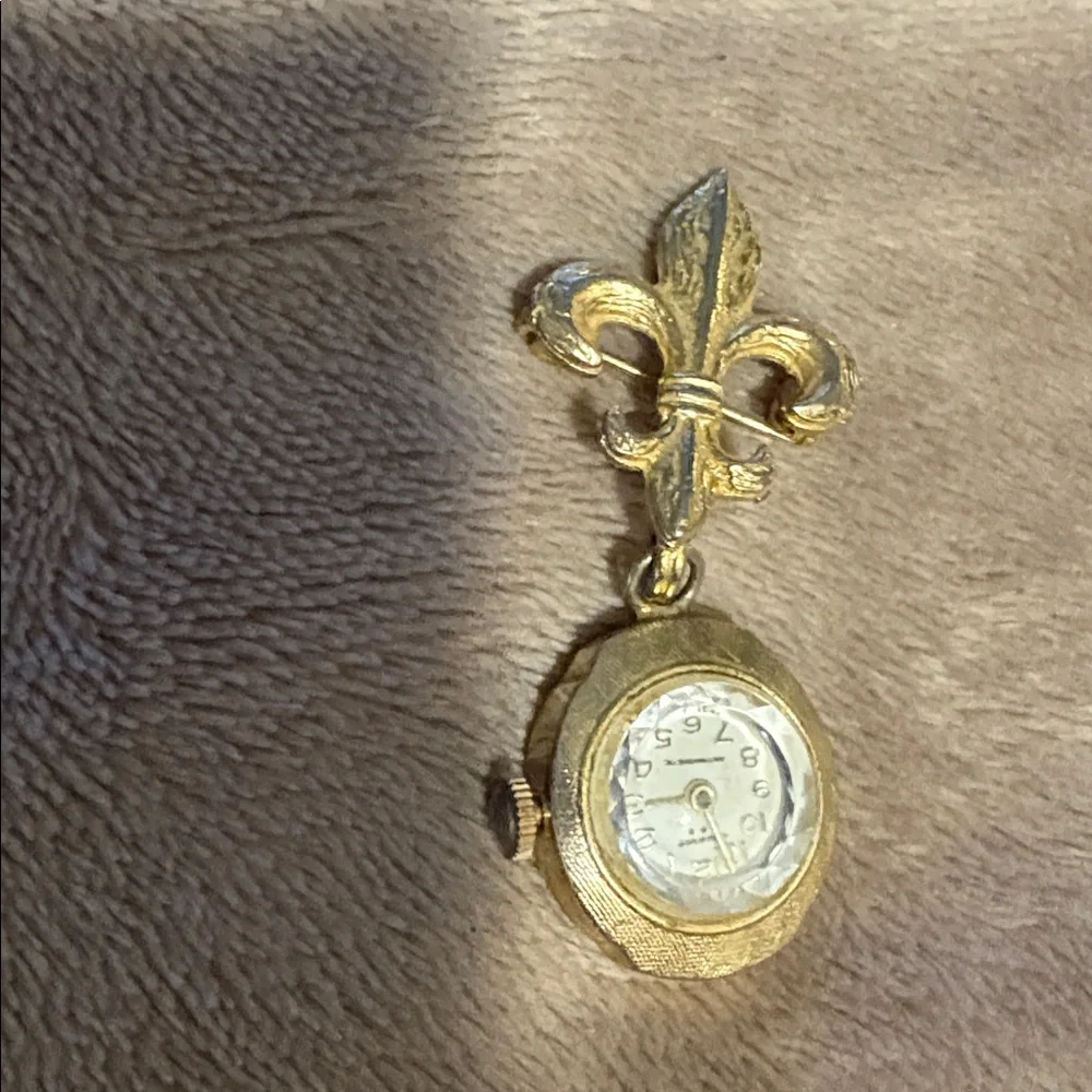 Vintage Fleur-de-Lis Brooch Watch - Picture 3 of 4
